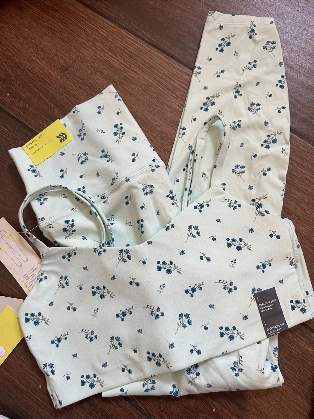 Woman Floral Leggings and Tank Set in Light Cream with Blue Print